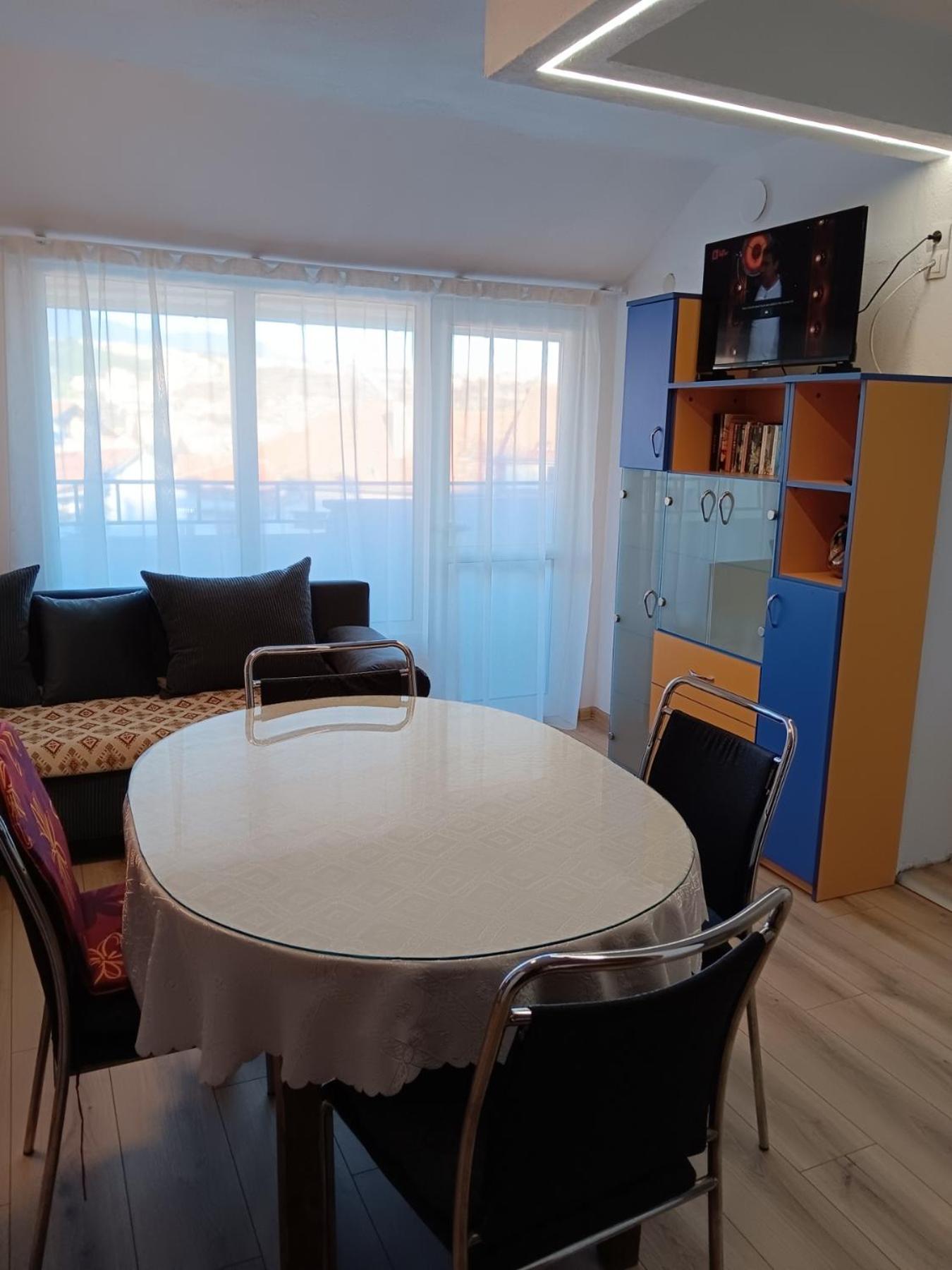 Apartment Friends Санданський Екстер'єр фото